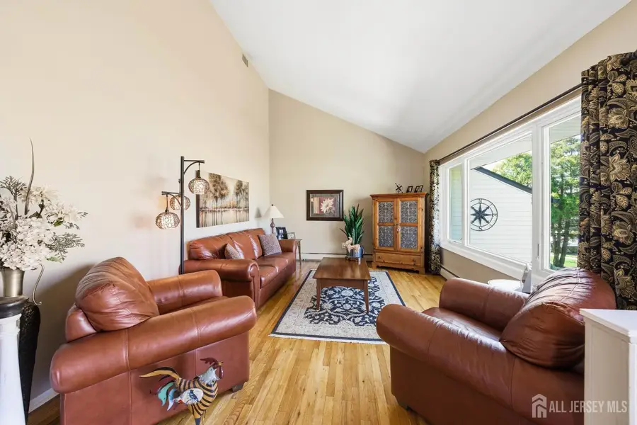 -96 Drake Place, Colonia, NJ 07067 - #3