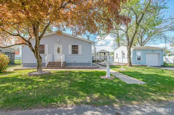 -14 Elmer Avenue, Monroe, NJ 08831