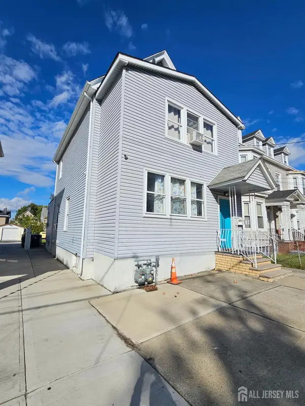 -231 Brighton Avenue, Perth Amboy, NJ 08861