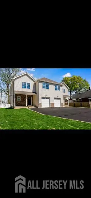 -121 Teeple Place, South Plainfield, NJ 07080
