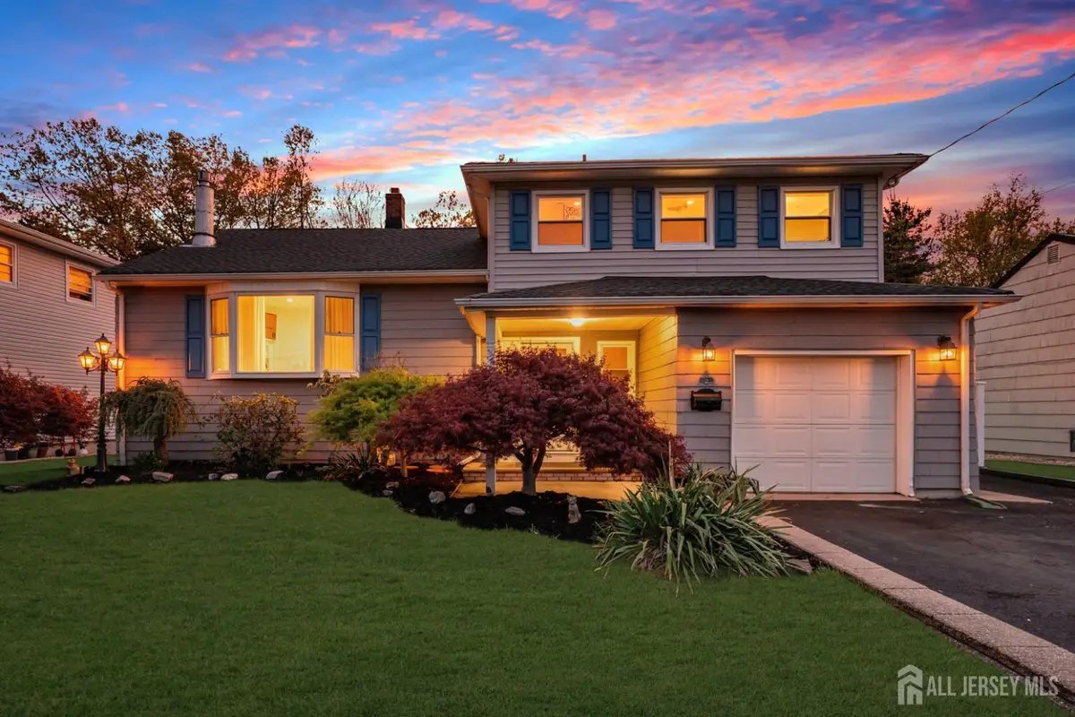 -17 Hollywood Drive, Woodbridge, NJ 07095 - #1