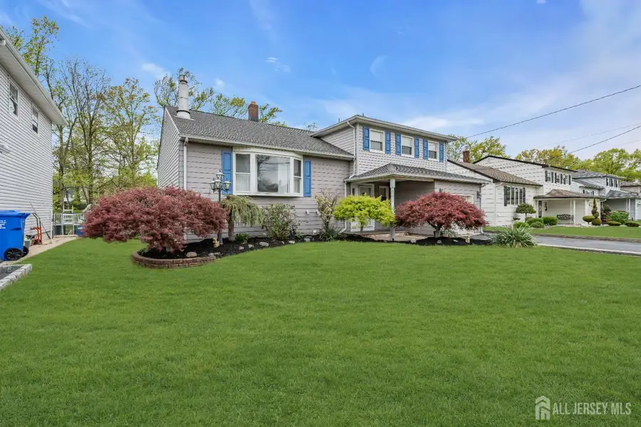 -17 Hollywood Drive, Woodbridge, NJ 07095 - #2