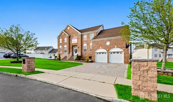 -22 Honey Locust Drive, Monroe, NJ 08831