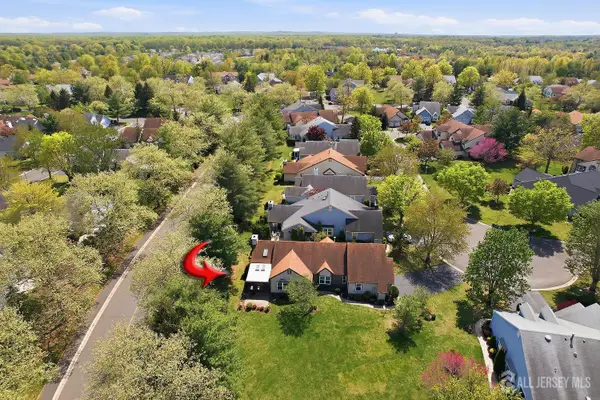 -19 Ingram Drive, Monroe, NJ 08831