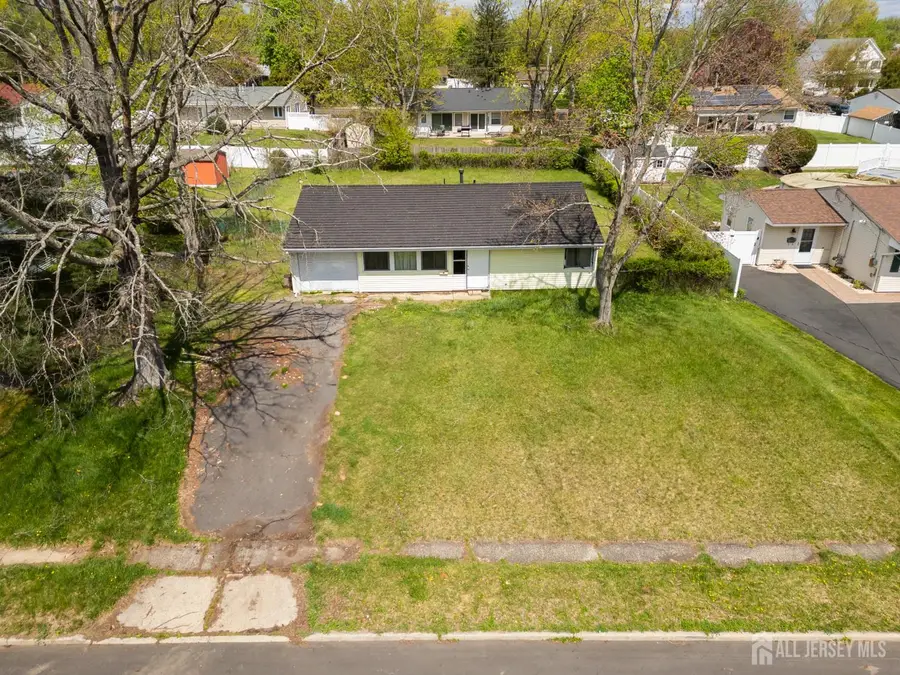 -39 Richford Road, Kendall Park, NJ 08824 - #2