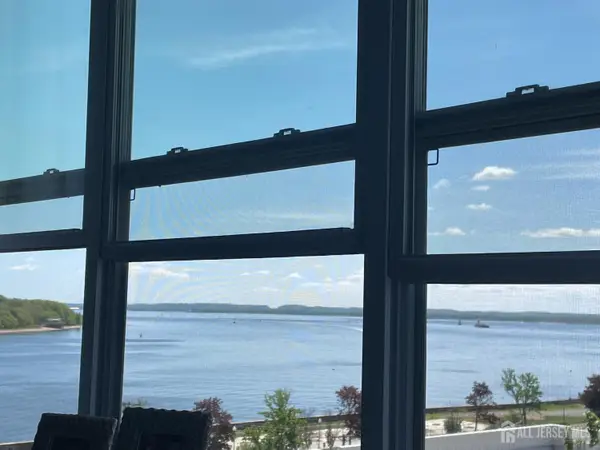 -358 Rector Street #707, Perth Amboy, NJ 08861