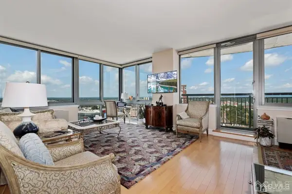 -1 Spring Street #2105, New Brunswick, NJ 08901