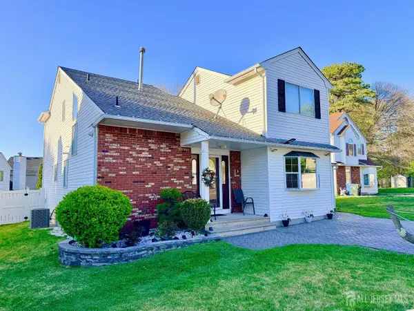 -6 Amara Court, Old Bridge, NJ 08857