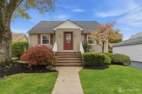 -2 Oakwood Place, North Brunswick, NJ 08902