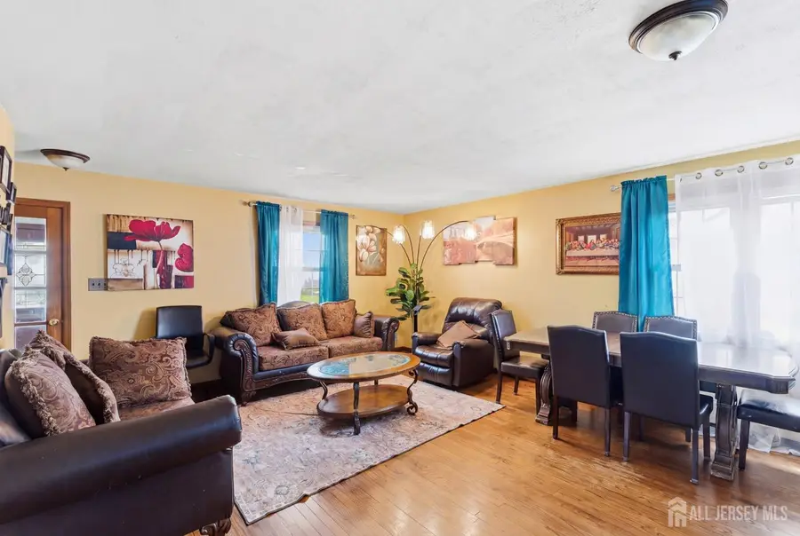 -2 Oakwood Place, North Brunswick, NJ 08902 - #2