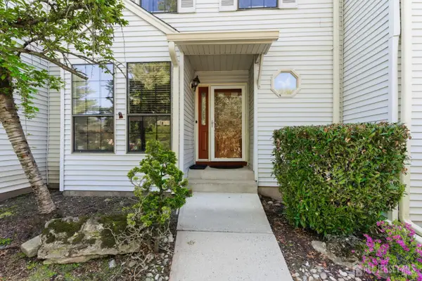 -103 Timber Oaks Road, Edison, NJ 08820