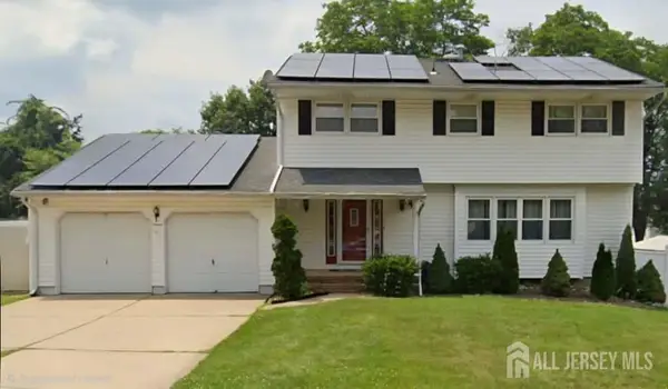 -7 Stradford Road, Sayreville, NJ 08859