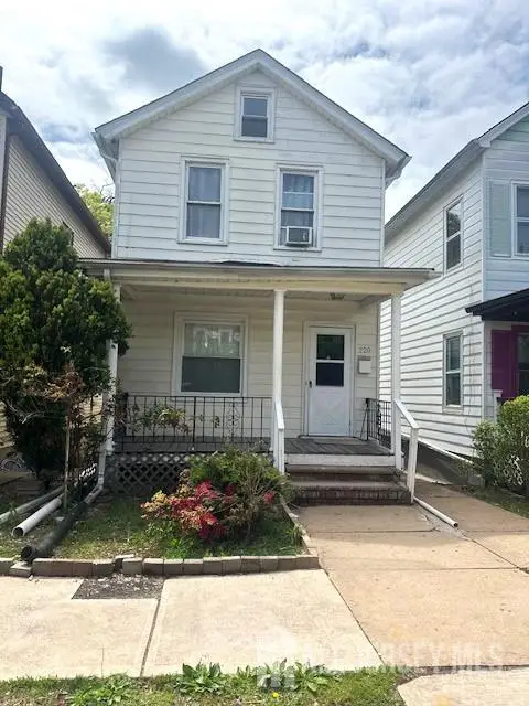 -220 Powers Street, New Brunswick, NJ 08901