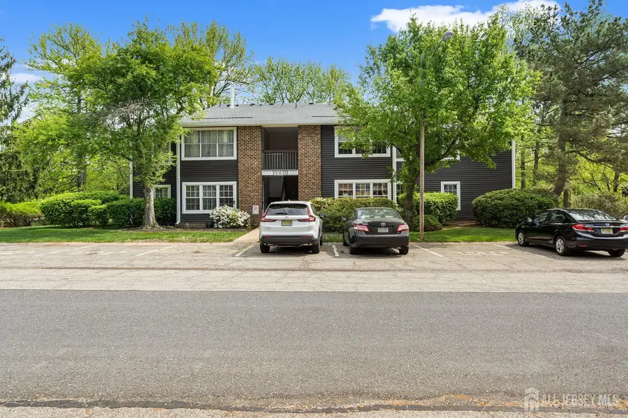 -8 Lafayette Court, North Brunswick, NJ 08902 - #2