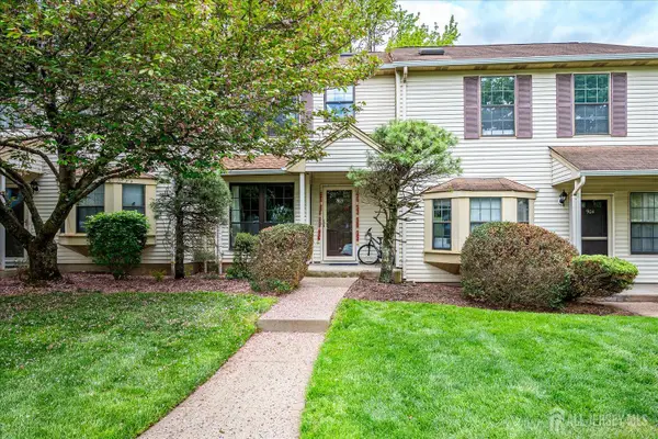 -903 Maplecrest Road, Edison, NJ 08820