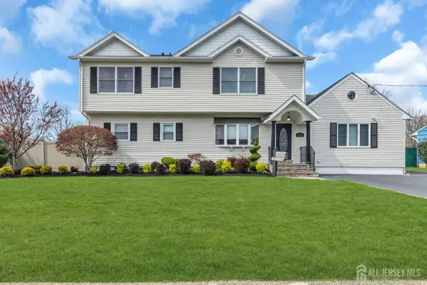 -105 Morril Drive, Middlesex, NJ 07080