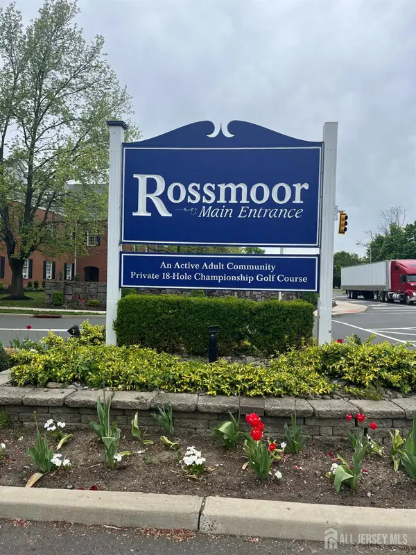 -320 Sharon Way #B, Monroe, NJ 08831