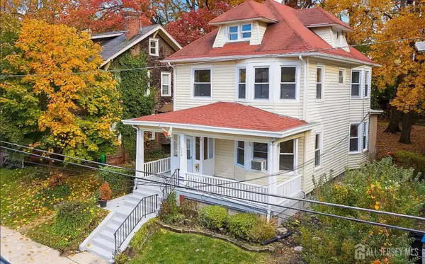 -28 Oak Lane, Trenton, NJ 08618