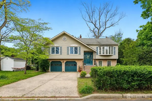 -61 Sunset Avenue, Old Bridge, NJ 08857