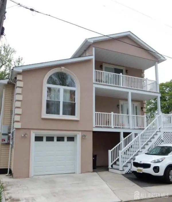 -34 Evergreen Place, Keansburg, NJ 07734