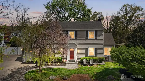 -221 Maple Terrace, North Plainfield, NJ 07060