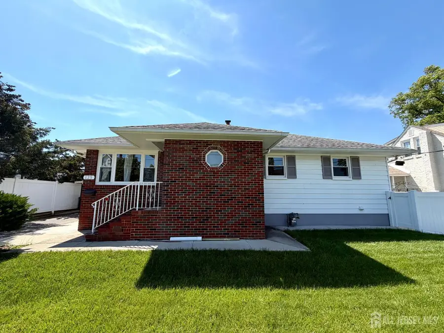 -125 Hermann Street, Carteret, NJ 07008 - #2