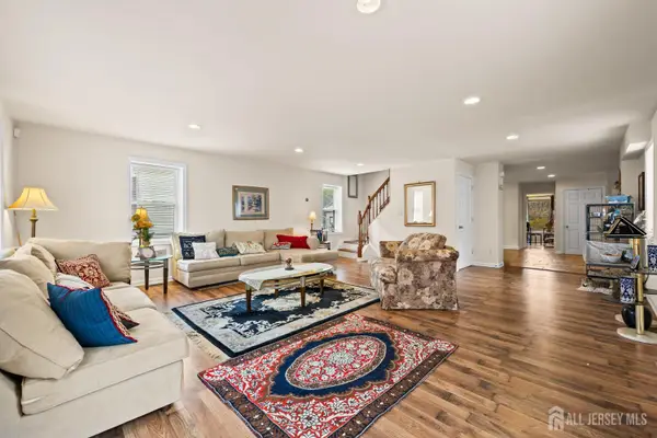-74 Wildwood Avenue, Edison, NJ 08837
