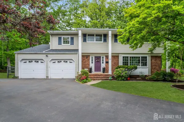 -52 Eileen Way, Edison, NJ 08837