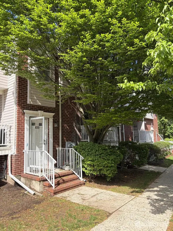 -502 Great Beds Court, Perth Amboy, NJ 08861