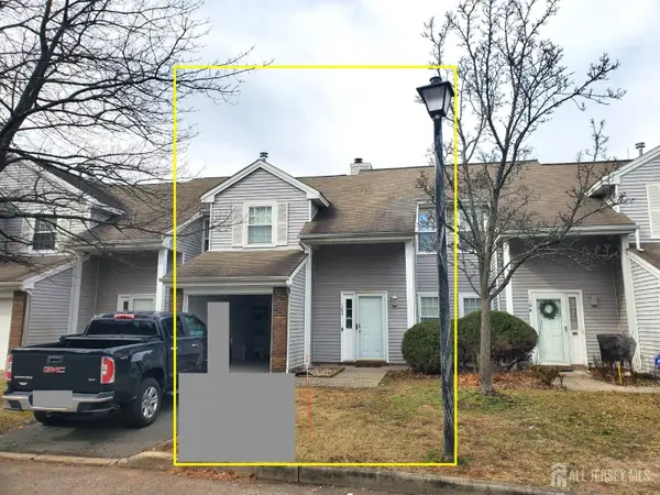 -102 Lawrence Lane #28, New Brunswick, NJ 08901