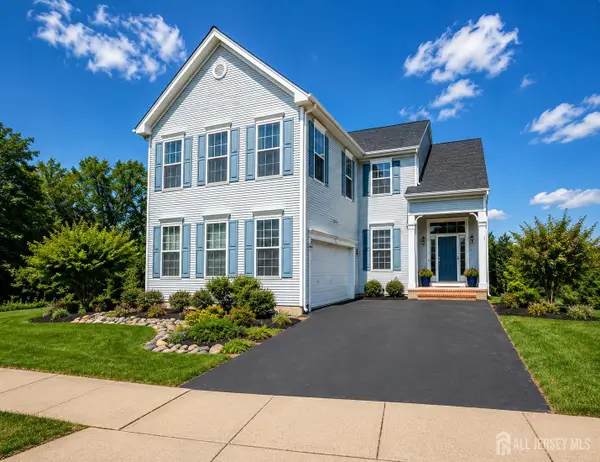 -31 Hawthorn Drive, Plainsboro, NJ 08536