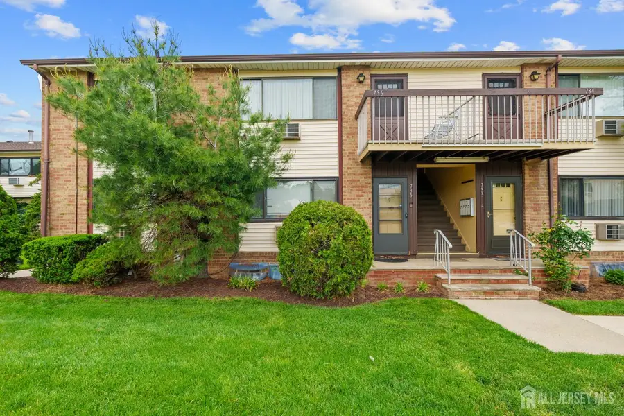 -735 Cricket Lane, Woodbridge, NJ 07095 - #2