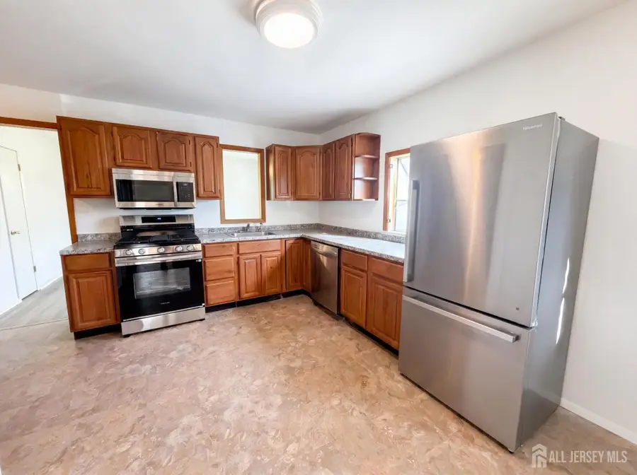 -578 Garden Avenue, Woodbridge, NJ 07095 - #2