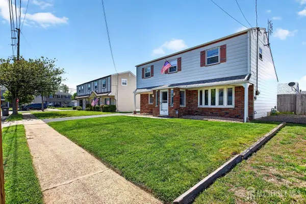 -140 Camelot Drive, Port Reading, NJ 07064