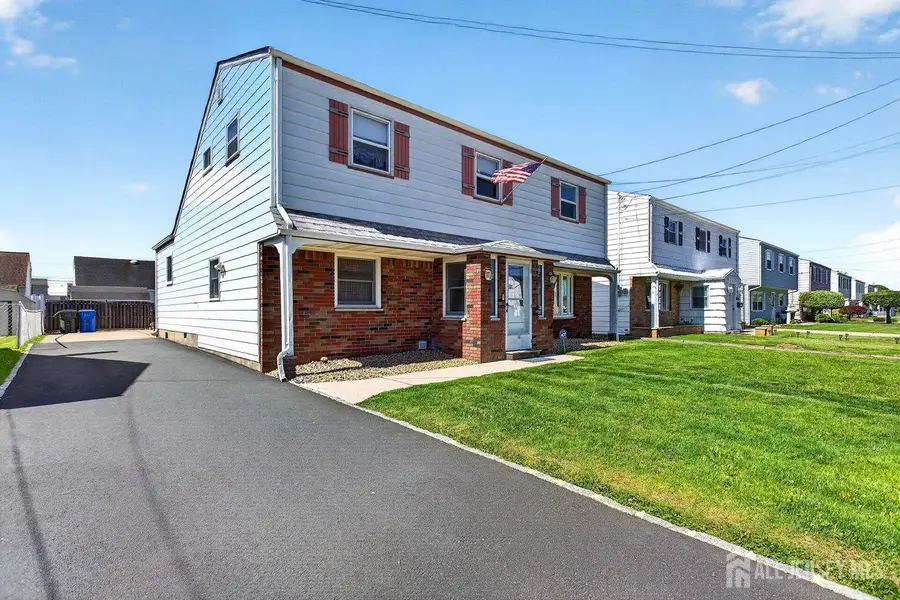 -140 Camelot Drive, Port Reading, NJ 07064 - #2