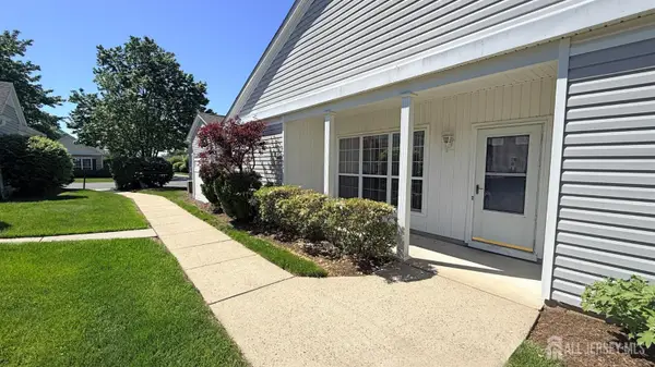 -440 Bluebird Drive, Monroe, NJ 08831