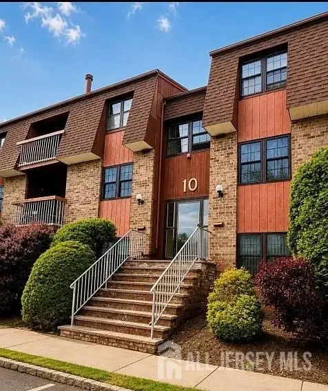 -110 Keystone Court, Woodbridge Proper, NJ 07095