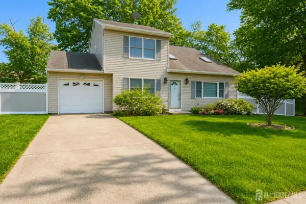 -9 Sycamore Lane, Piscataway, NJ 08854