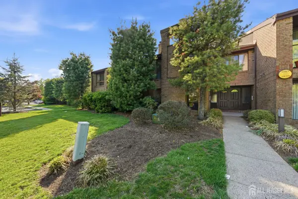 -336 Willowbrook Drive, North Brunswick, NJ 08902
