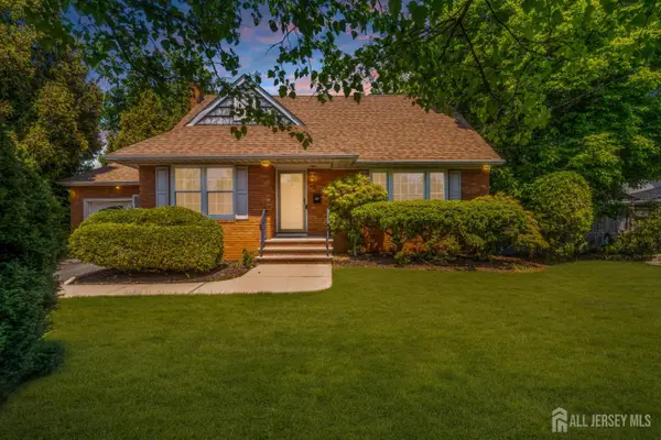 -4 Conover Court, Edison, NJ 08817