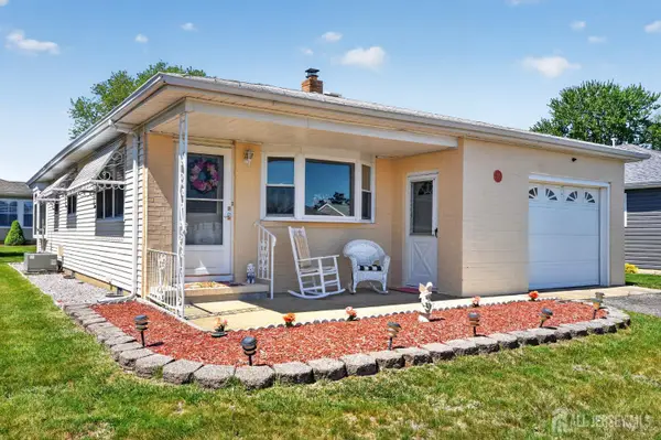 -17 Corinth Place, Berkeley, NJ 08757