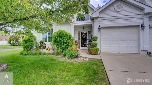 -1 Kingston Court, Monroe, NJ 08831