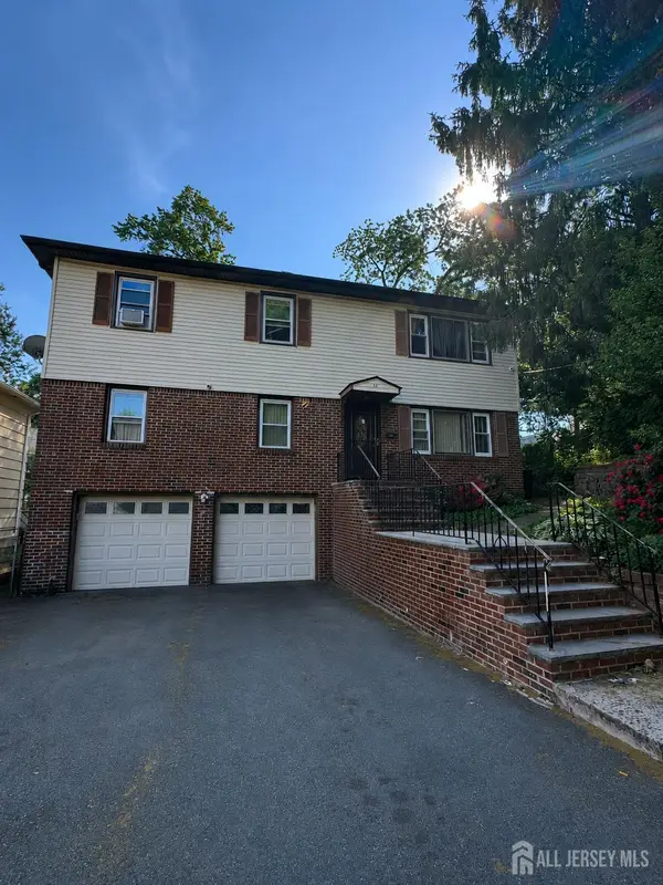-22 Evelyn Court, Maplewood, NJ 07040