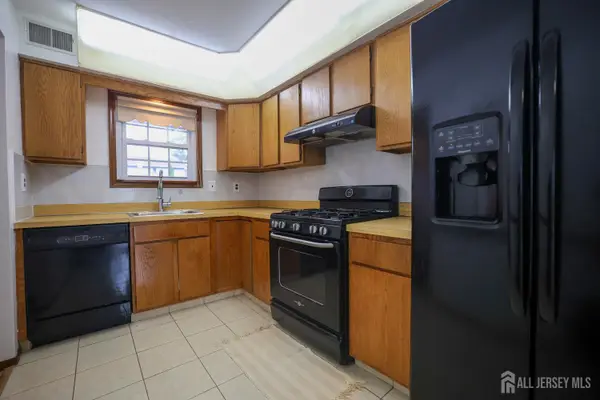 -3 Jefferson Drive, Spotswood, NJ 08884