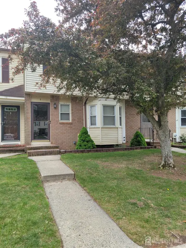 -9 Fern Court, Sayreville, NJ 08872