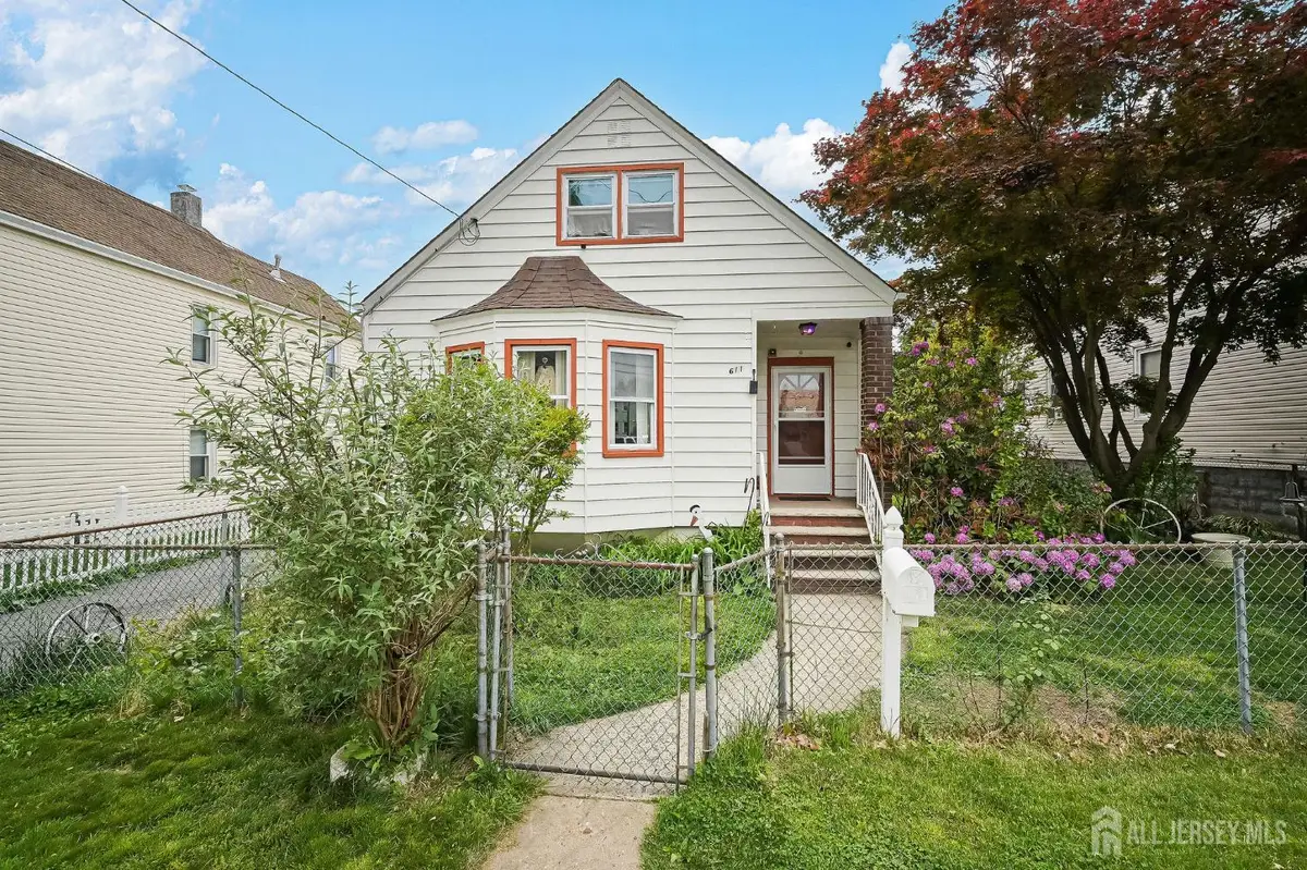 -611 Pacific Avenue, Perth Amboy, NJ 08861 - #1