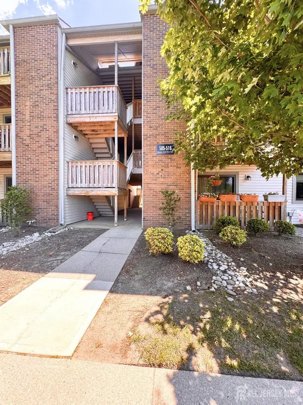 -513 Ravens Crest Drive, Plainsboro, NJ 08536
