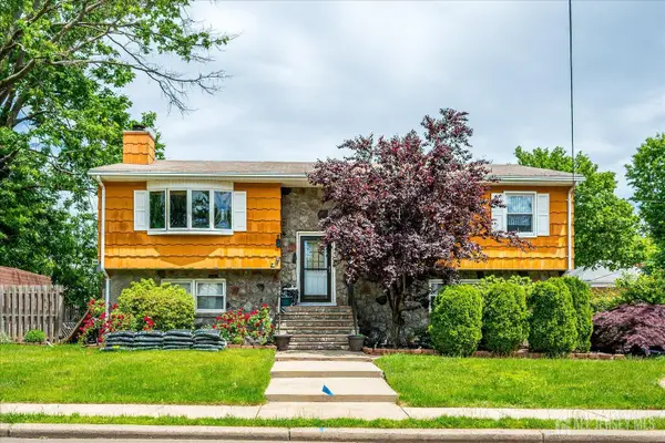 -4 Wick Drive, Fords, NJ 08863