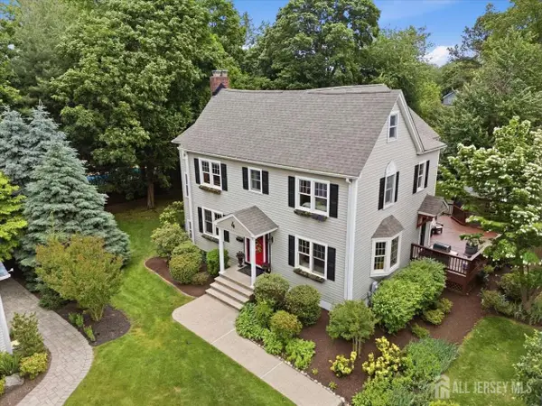 -4 Honey Court, Metuchen, NJ 08840