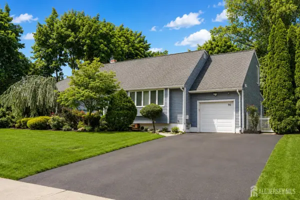 -90 Farm Circle Road, East Brunswick, NJ 08816